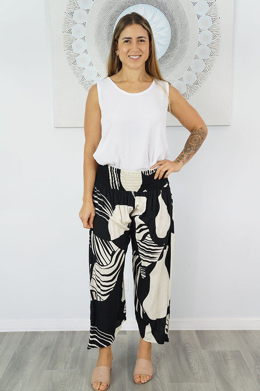 3/4 Bazaar Pant "Footprints"