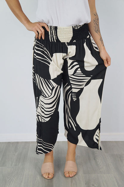 3/4 Bazaar Pant "Footprints"