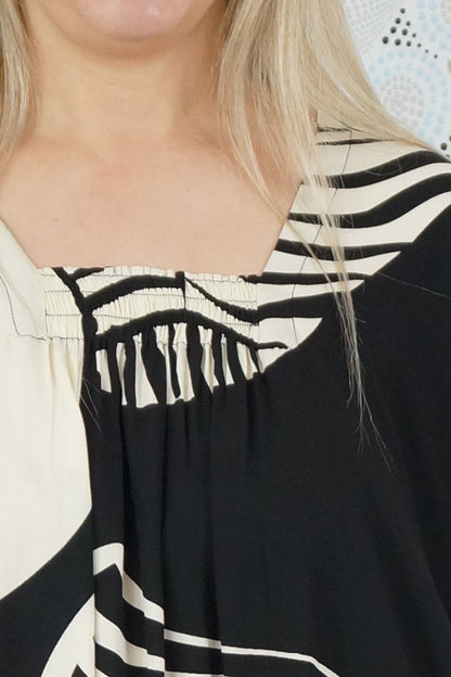 Bermuda Kaftan "Footprints"