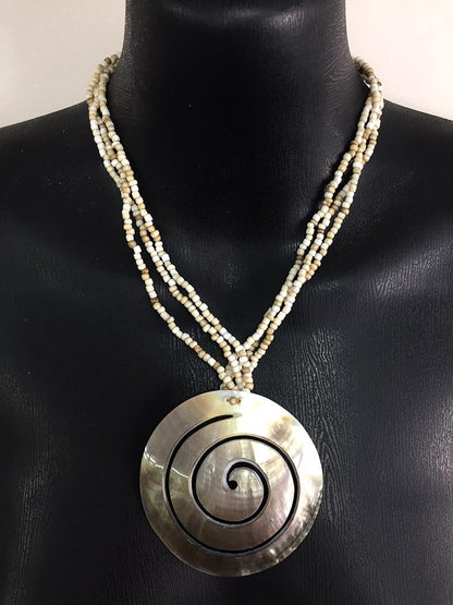 Spiral Black Lip Shell Necklace